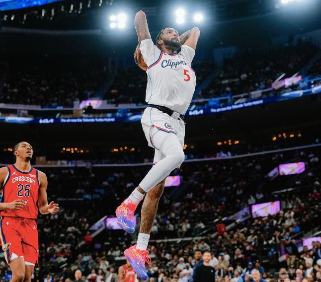 开云体育官网-一战狂刷3新高!快船20分大胜重回第九,伦纳德复出轰23分5助